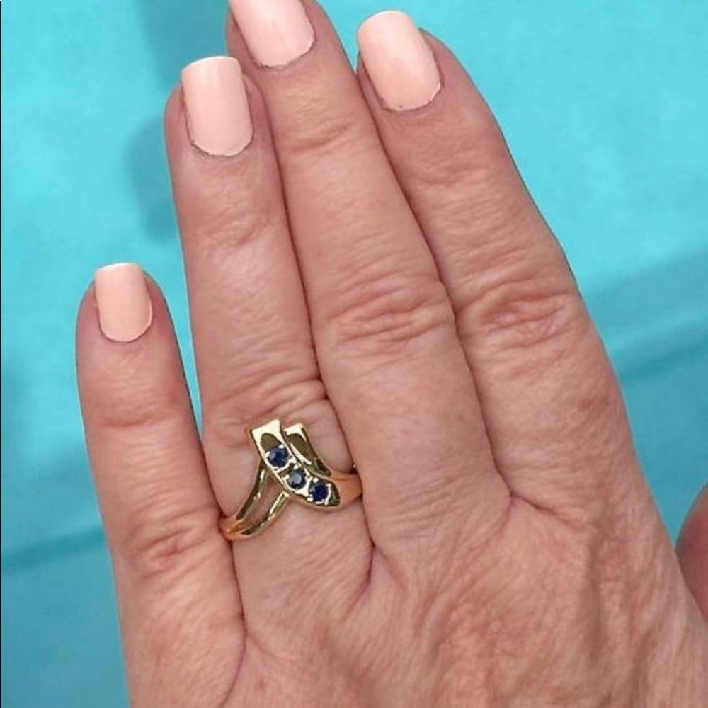 14k Solid Yellow Gold Blue Sapphire Chevron Ring - Picture 4 of 6